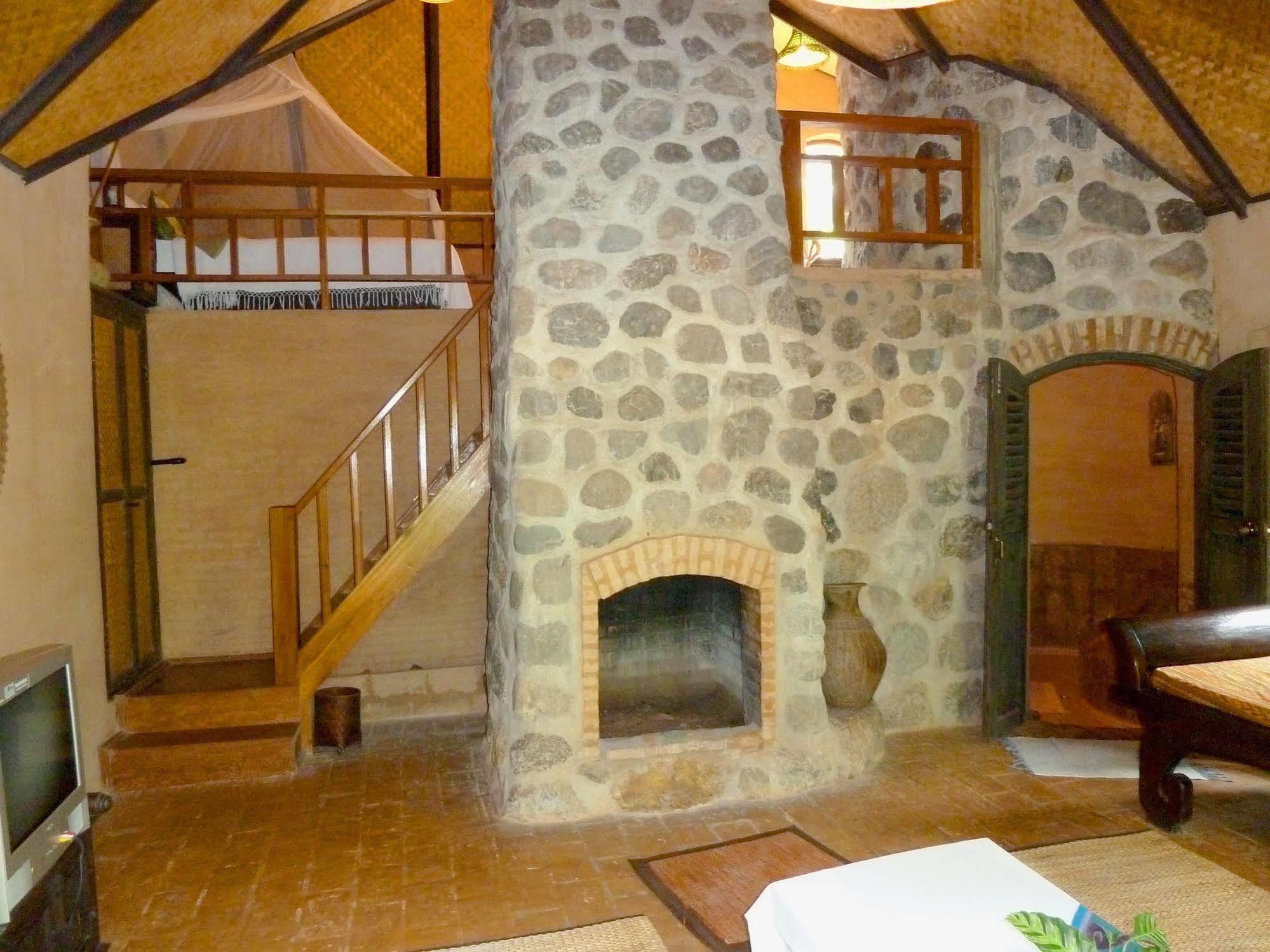 Little Eden Guesthouse Pang Mapha Dış mekan fotoğraf