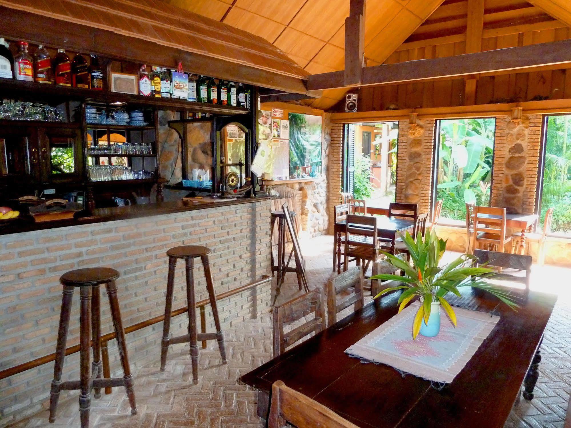 Little Eden Guesthouse Pang Mapha Dış mekan fotoğraf